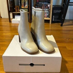 Marc Fischer Lysia Booties in Light Natural/Ecru - never worn!